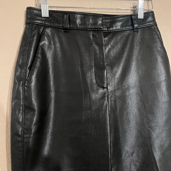 Aritzia Babaton Command Cropped Pant Mid-rise Vegan Leather pants size 4 - Picture 8 of 10